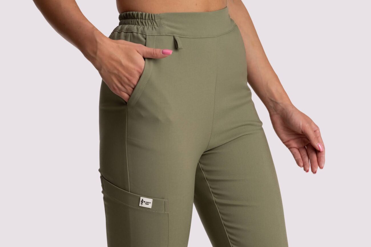 spodnie medyczne damskie elegance comfort oliwka 2 spodnie medyczne damskie elegance comfort oliwkowy