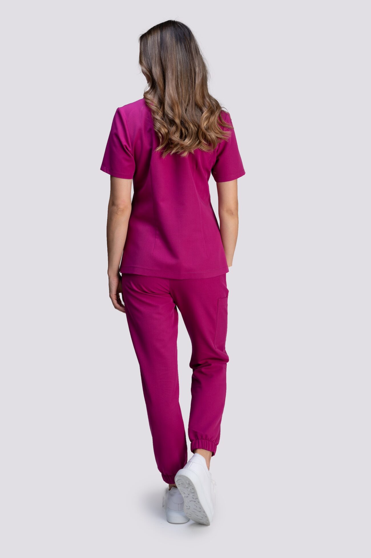 komplet medyczny damski Smart proline magenta tył spodnie medyczne damskie jogger proline deep magenta