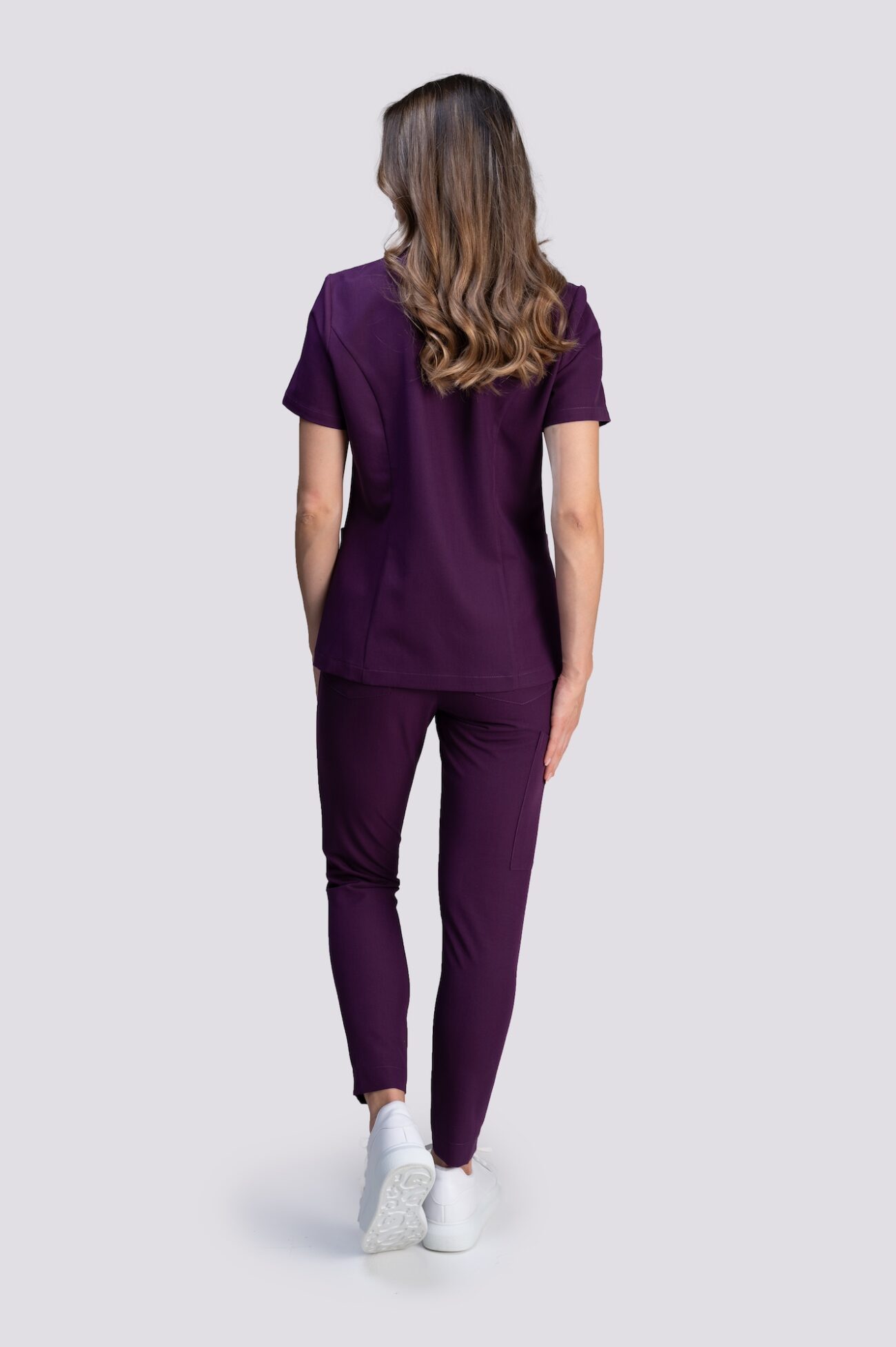 komplet medyczny damski clever proline fioletowy tył bluza medyczna damska clever proline fioletowy plum perfect
