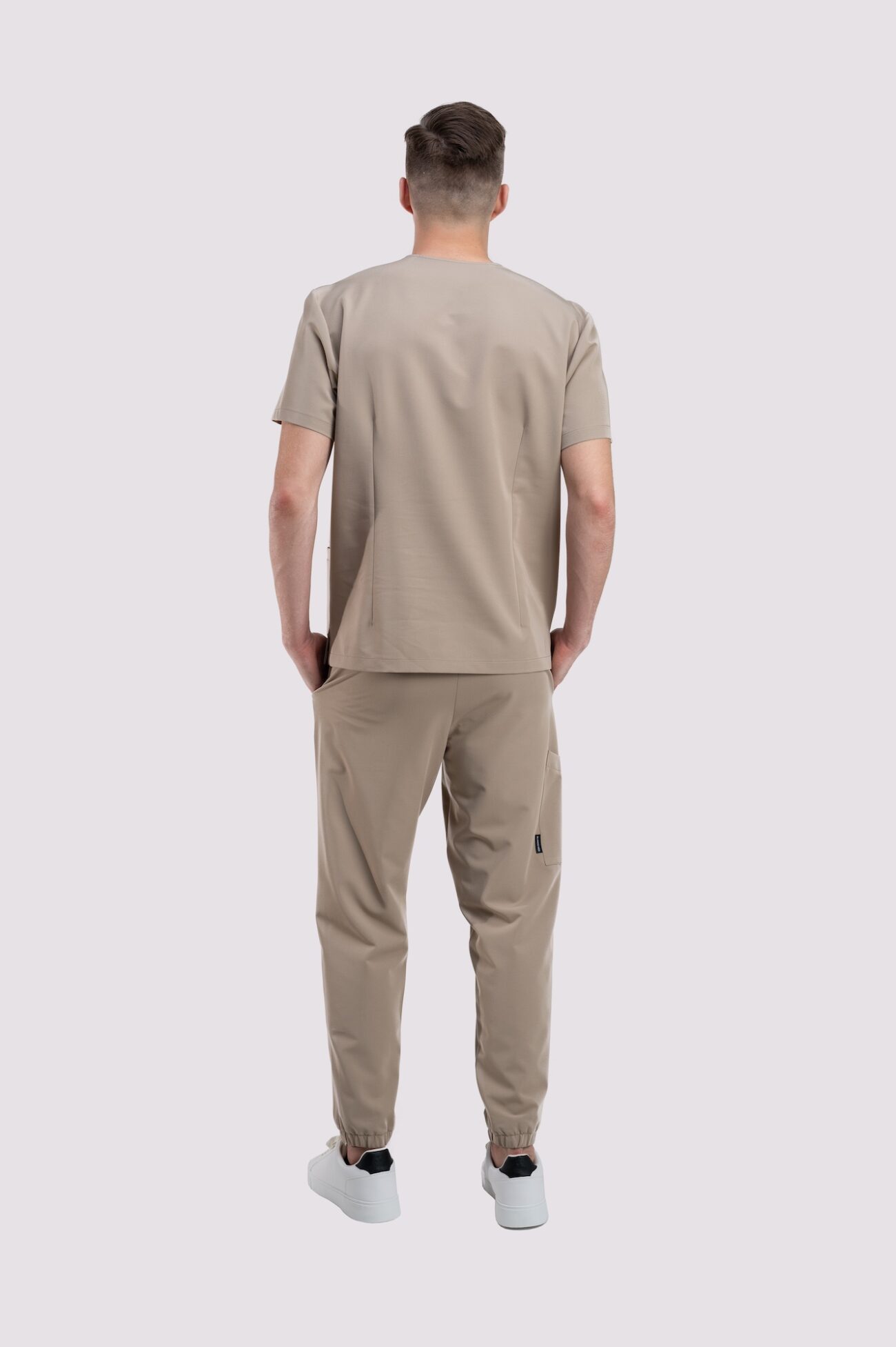 komplet medyczny meski active proline cafe cream tył bluza medyczna męska active proline beżowy cafe cream