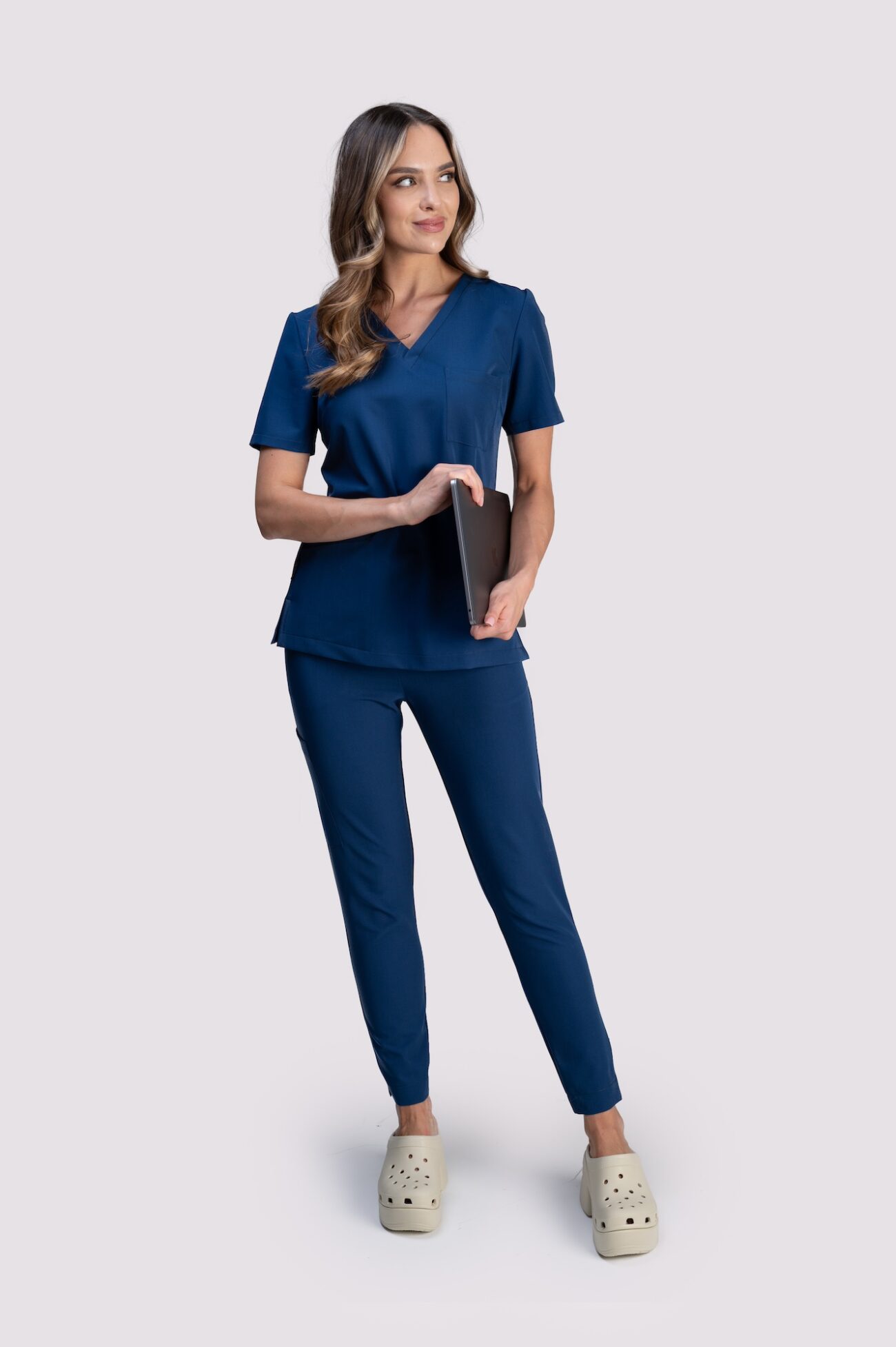 blancomed_06092024-93 spodnie medyczne damskie comfy proline granatowe royal blue