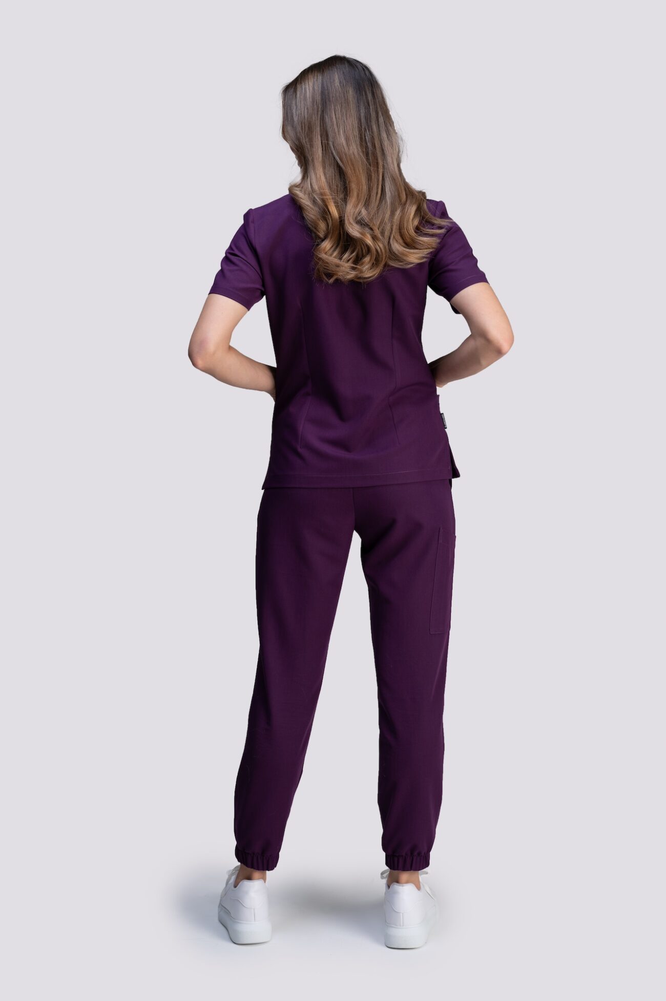 komplet medyczny damski smart proline fioletowy tył bluza medyczna damska smart proline fioletowy plum perfect