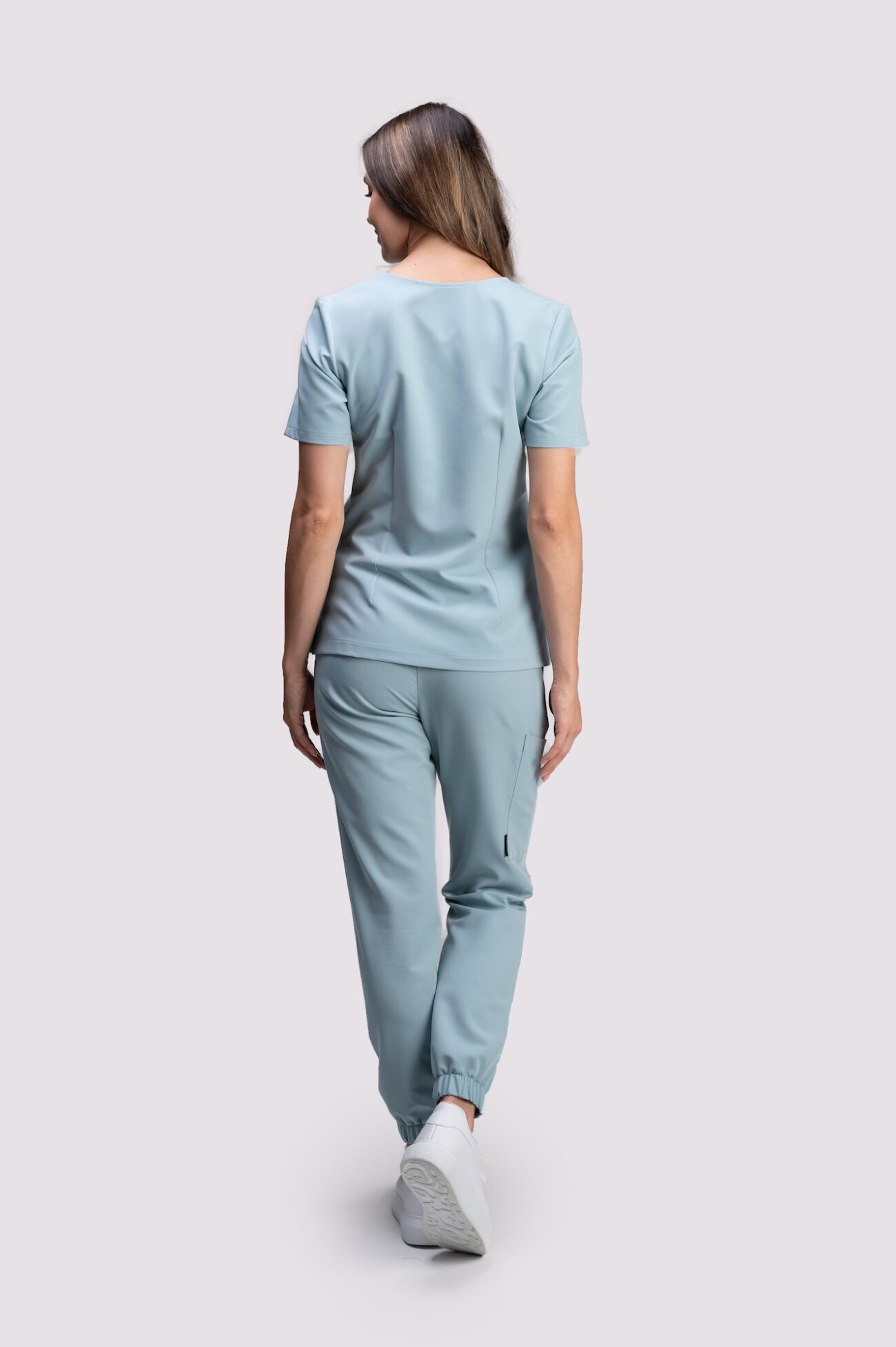 komplet medyczny damski smart proline niebieski tył bluza medyczna damska smart proline popielaty błękit ash blue