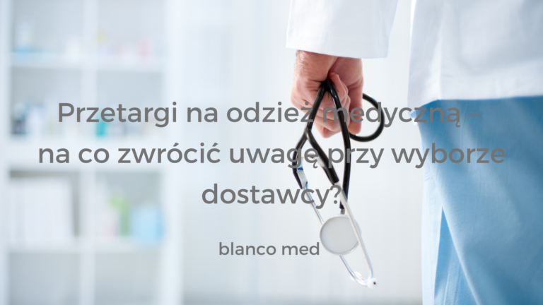 lekarz w ręku ze stetoskopem, niebieskie spodnie i biały fartuch ,