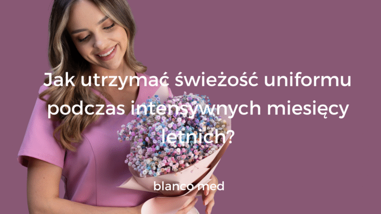 Modelka w medycznym uniformie z kwiatami oznaczającymi świeżość i komfort scrubs.