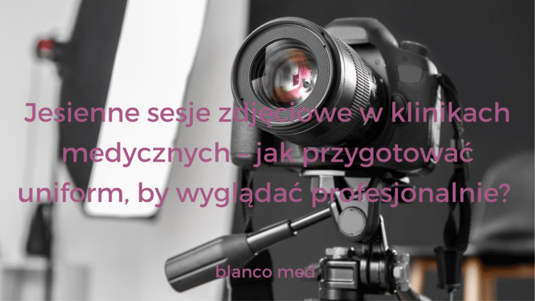 aparat, lampy do sesji i napis