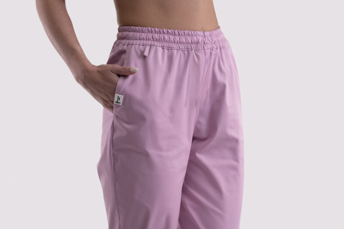 spodnie medyczne damskie classic pudrowy róż 1 a bluza medyczna damska classic cotton pro pudrowy róż