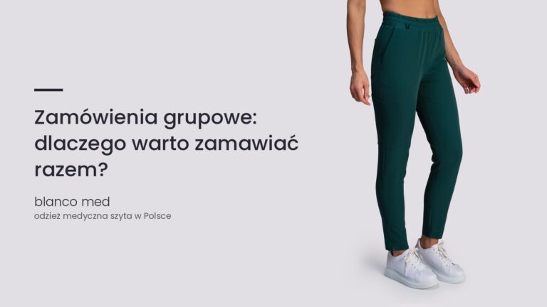 Kobieta w komplecie medycznym w kolorze butelkowej zieleni. Zamówienia grupowe: dlaczego warto zamawiać razem?