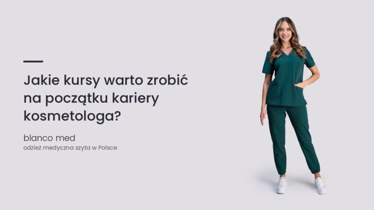 Kobieta w komplecie medycznym w kolorze butelkowej zieleni. Jakie kursy warto zrobić na początku kariery kosmetologa?