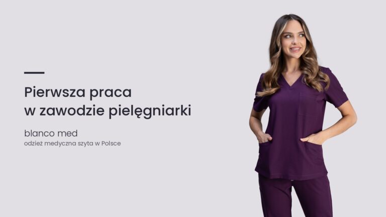 Kobieta w śliwkowym komplecie medycznym Blanco Med. Pierwsza praca w zawodzie pielęgniarki