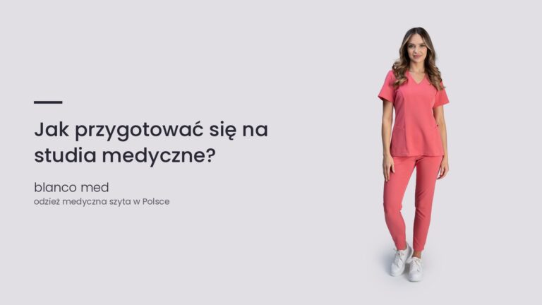 Kobieta w koralowym komplecie medycznym Blanco Med. Jak przygotować się na studia medyczne?
