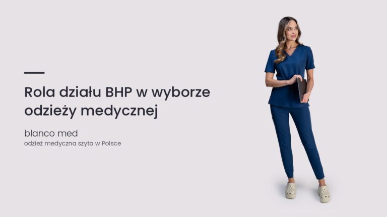 Kobieta w granatowym komplecie medycznym Blanco Med. Rola działu BHP w wyborze odzieży medycznej