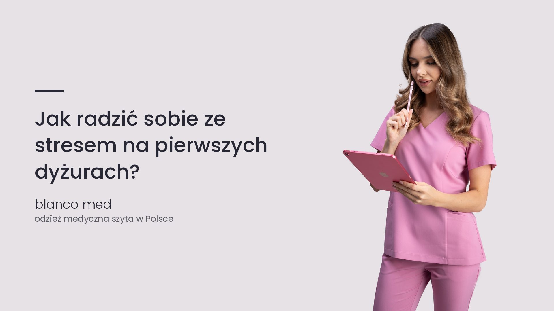 Kobieta w różowym komplecie medycznym Blanco Med. Jak radzić sobie ze stresem na pierwszych dyżurach?