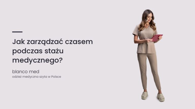 Kobieta w beżowym komplecie medycznym Blanco Med. Jak zarządzać czasem podczas stażu medycznego?