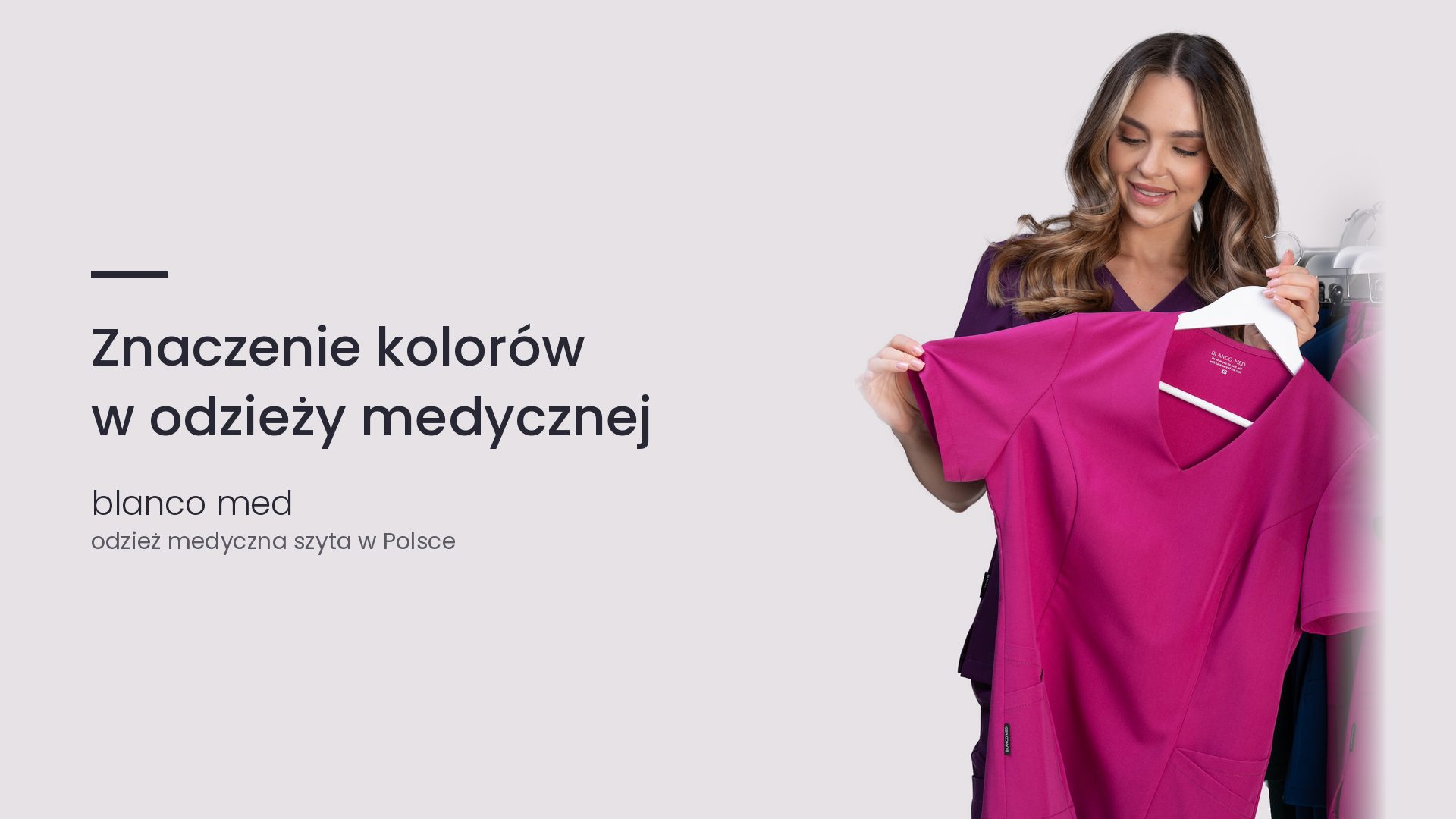 Kobieta w śliwkowym komplecie medycznym Blanco Med. Znaczenie kolorów w odzieży medycznej: jak wpływają na emocje pacjentów